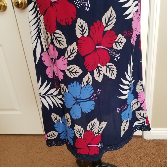 Roxy Hawaiian Skirt - Picture 6 of 8